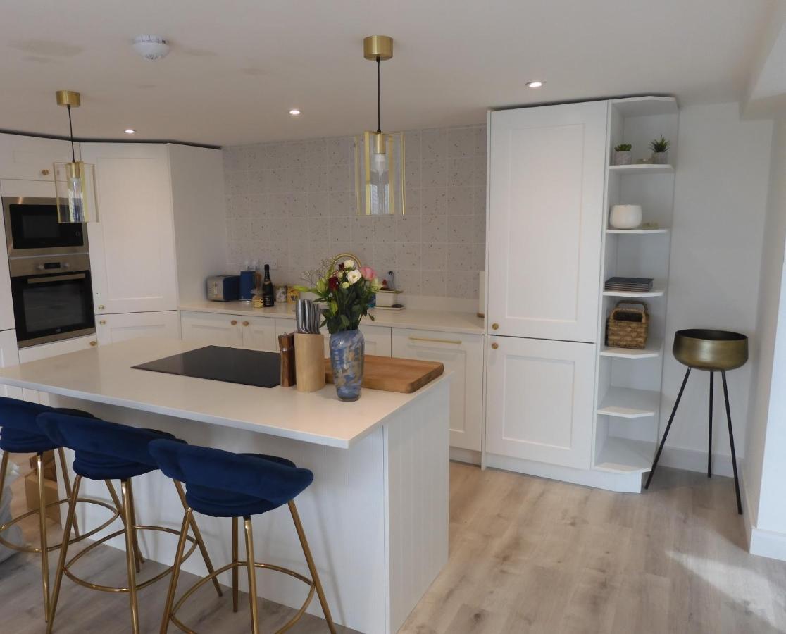 Fabulous Ground Floor Apt Adjacent To Beach Rhosneigr Eksteriør billede